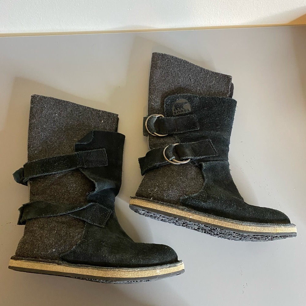 SOREL Kids Chipahko Black Gray Felt Suede Boots Size 1 - Picture 6 of 10